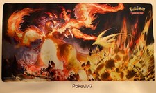 x1 Tapis de jeu / PLAYMAT pour cartes Pokémon DRACAUFEU / CHARIZARD VMAX NEUF