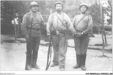 AHIP8-0724 - le trio