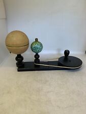 ANCIEN TELLURIUM APPAREIL POUR EDUCATION SUR GLOBE TERRESTRE + LUNE