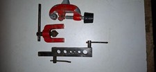 LOT DE 2 OUTILS DE PLOMBIER TRAVAIL DU TUBE CUIVRE