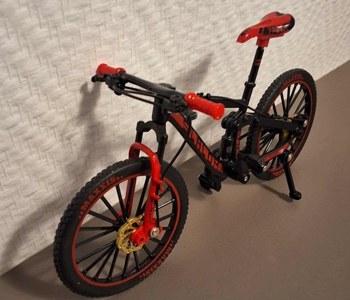 Vélo vtt miniature échelle - vélo,