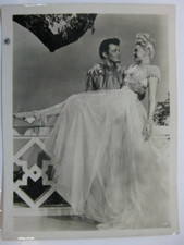 EVELYN KEYES in AMAZING DRESS