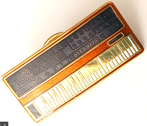 Pin synthe keyboard - synthe,