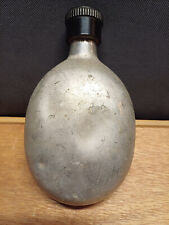 Ancienne gourde militaire