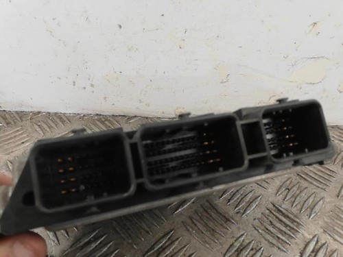 Calculateur moteur renault - calculateur,