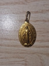 Médaille Religieuse Dorée