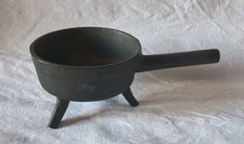 Ancienne Petite Cocotte Ronde En Fonte Tripode De 1940 HT 6,5 cm Ø 10 cm 0kg416