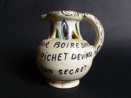 Rare modele pichet trompeur - modele,