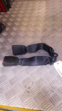 Attache ceinture arriere