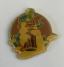 11 - Pin's BOUTEILLE A LA MAIN