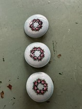 Boutons émaillés en argent