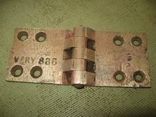 ancienne grosse charnière en