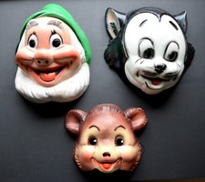 3 anciens masques de carnaval Nain Chat et Petit Ours en celluloïd années 1960