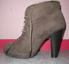 Bottines à talons beige Closer 38