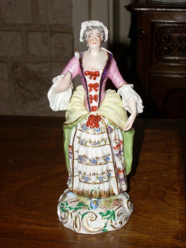 Statuette figurine porcelaine - figurine,
