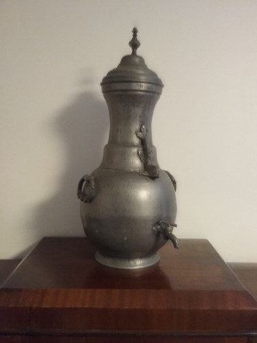 Grand vinaigrier decoratif - , en
