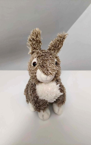 Peluche doudou lapin - lapin, assis