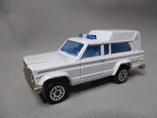 AJ582 MAJORETTE AMBULANCE Ref