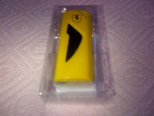  LIGHTER  BRIQUET FERRARI LOGO 2 FACES DECO CARBONE JAUNE
