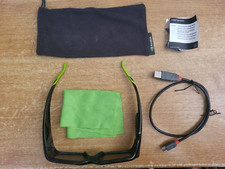 *** Lunettes NVIDIA 3D Vision + étui, câble, embouts de nez, chiffon, en l'état