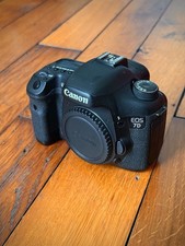 Canon EOS 7D  Appareil Photo Reflex Numérique – (Boîtier Nu) - Batterie et Carte