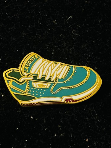 Pin lacoste sneaker basket - pin’s,