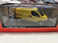 RENAULT Trafic DCI 100 Jaune