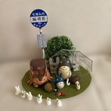 Jeu figurine Ghibli My Neighbor Totoro Bus Stop & Figure Set intérieur