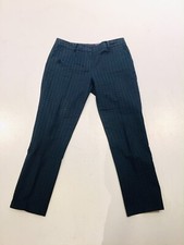 Pantalon cigarette, pied de