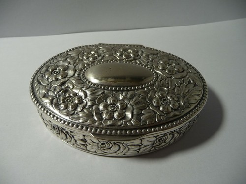 Jolie boite ancienne art deco - ,