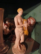 Niderviller Femme A L Oiseau