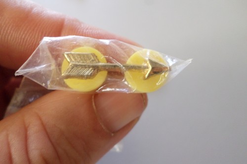 Badge pins broche fleche - broche,