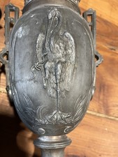 lampe vase cigogne pâte Posée Sur Une Tortue Et L’autre Un Serpent art déco