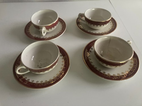 Tasses soucoupes à - 4,