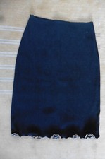 Neuf - Jupe Jacqueline Riu en suédine simili daim noir liseré léopard Taille 36