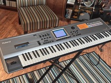 Roland fantom synth - fa-76,