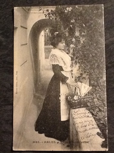 Arles type arlesienne - arles,