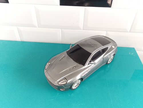 1405264 voiture james - voiture,