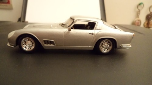 Miniature ferrari 250 - 250, gt