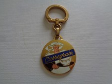 ANCIEN PORTE CLE METAL EMAILLE CASSEGRAIN CENTENAIRE 1856-1956