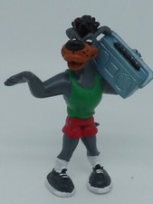 ANCIENNE FIGURINE PVC PLASTIQUE BASKET FEVER CHIEN AVEC RADIO