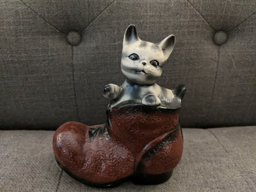 Vintage cat bootkitten - cat, in