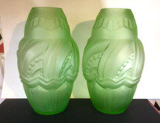 PAIRE ANCIENS VASES ART DÉCO Verre Moulé Vert Signés ETALEUNE PARIS FRANCE RARE