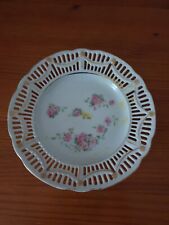 Assiette 19e en porcelaine allemande ajourée façon dentelle motif de roses
