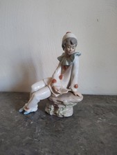 Figurine En Céramique Pierrot Arlequin Lisant Un Livre. NAO Fait Main En Espagne