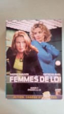 500328812 | Femmes de loi |