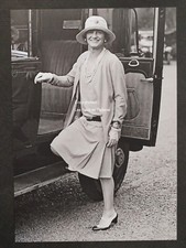 Robe tailleur COCO CHANEL   document photo cut out