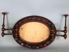 Ancien porte chapeau autour d'un cadre ovale  bois sculpté + verre C168