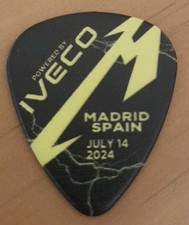 mediator metallica pick guitar M72 tour live Madrid 14 07 2024 espagne