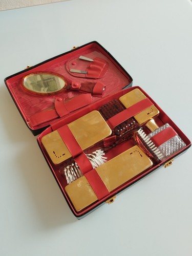 Ancienne trousse de toilette